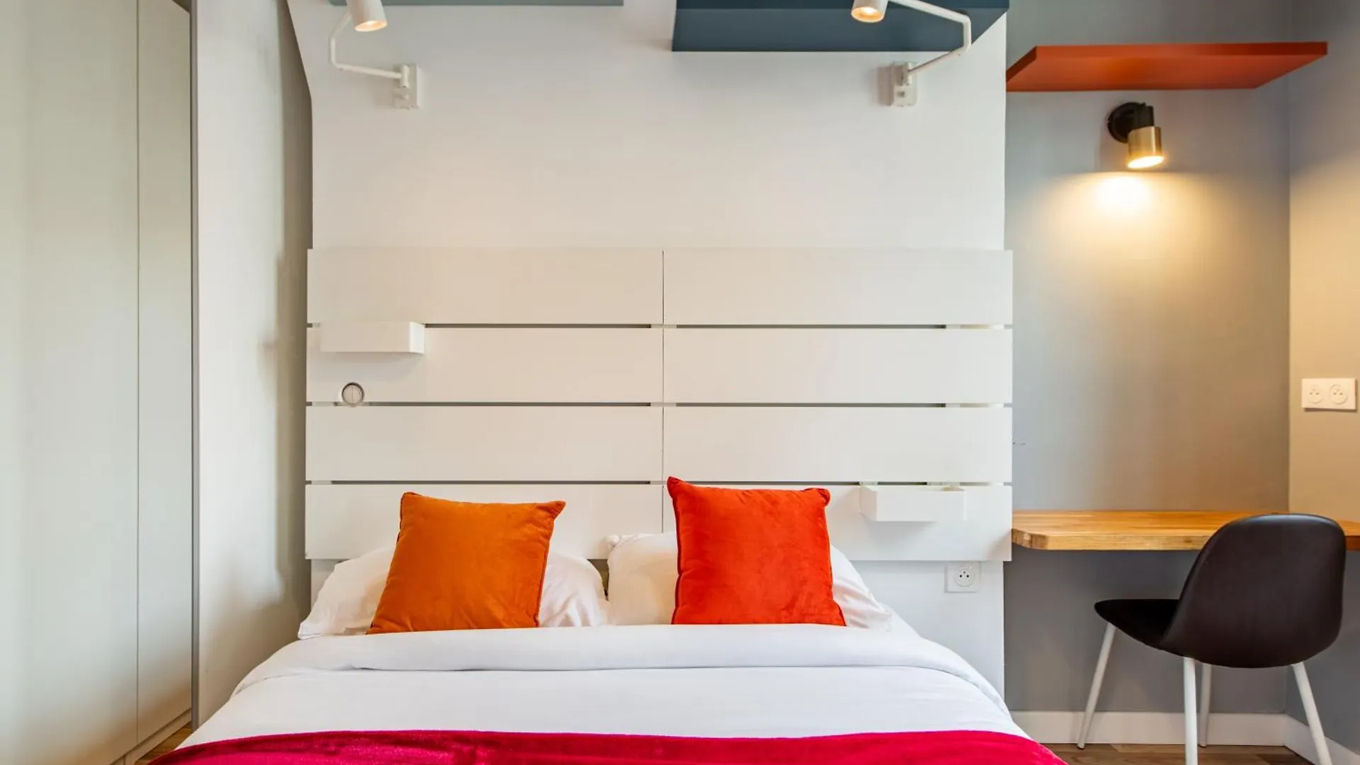 Cozy 1-Bedroom Apartment With All Amenties In Montmartre Paris