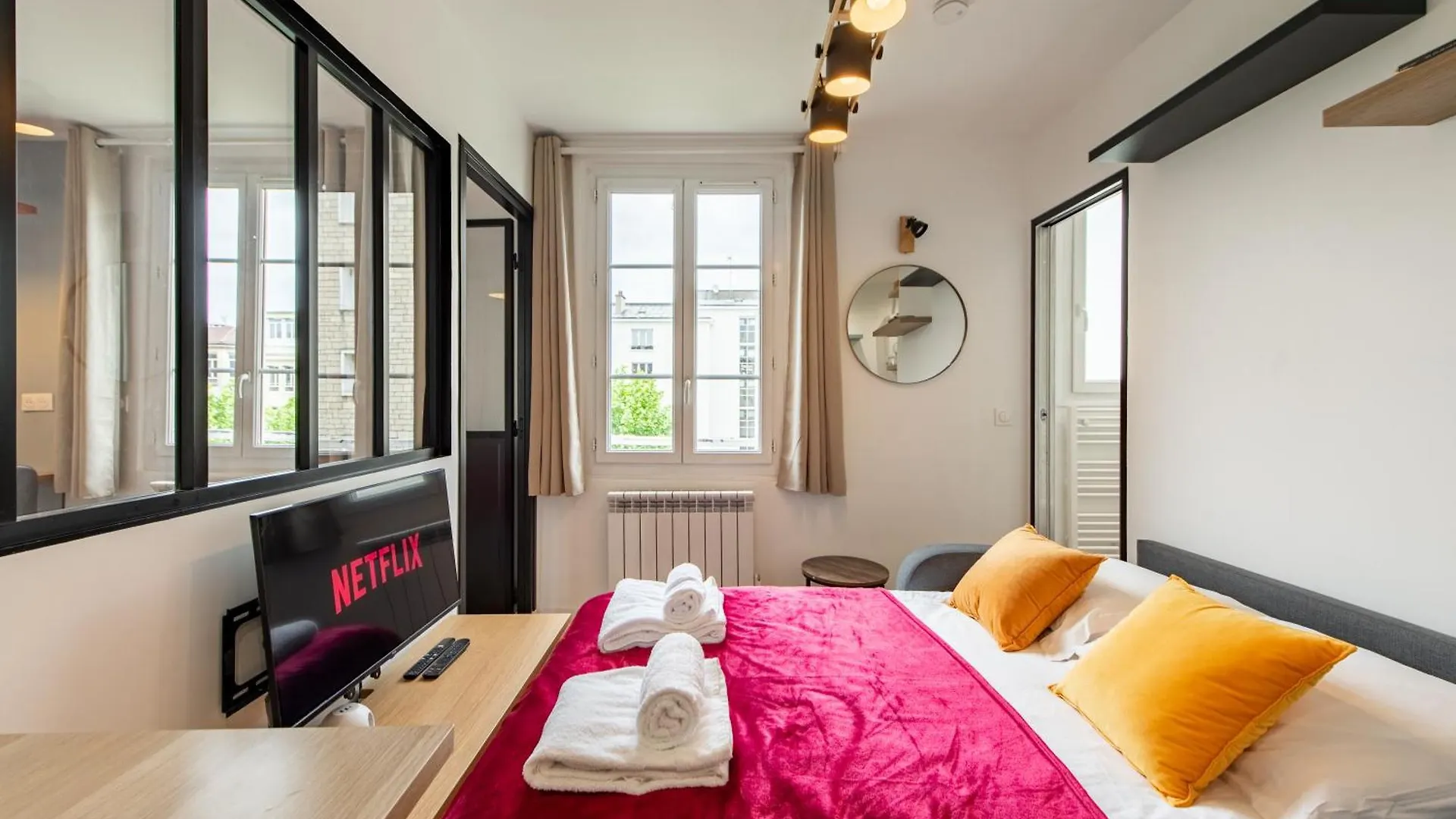 Cozy 1-Bedroom Apartment With All Amenties In Montmartre Paris 0*,  France